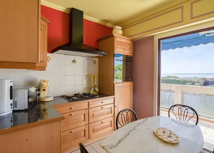 A6 - Staywiz Us - 2 Bdr Incredible Sea View - Ac, Garage & Terrace *